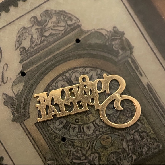 Vintage 14kt solid yellow gold SOMEONE SPECIAL script letters charm pendant 1” - Picture 4 of 8